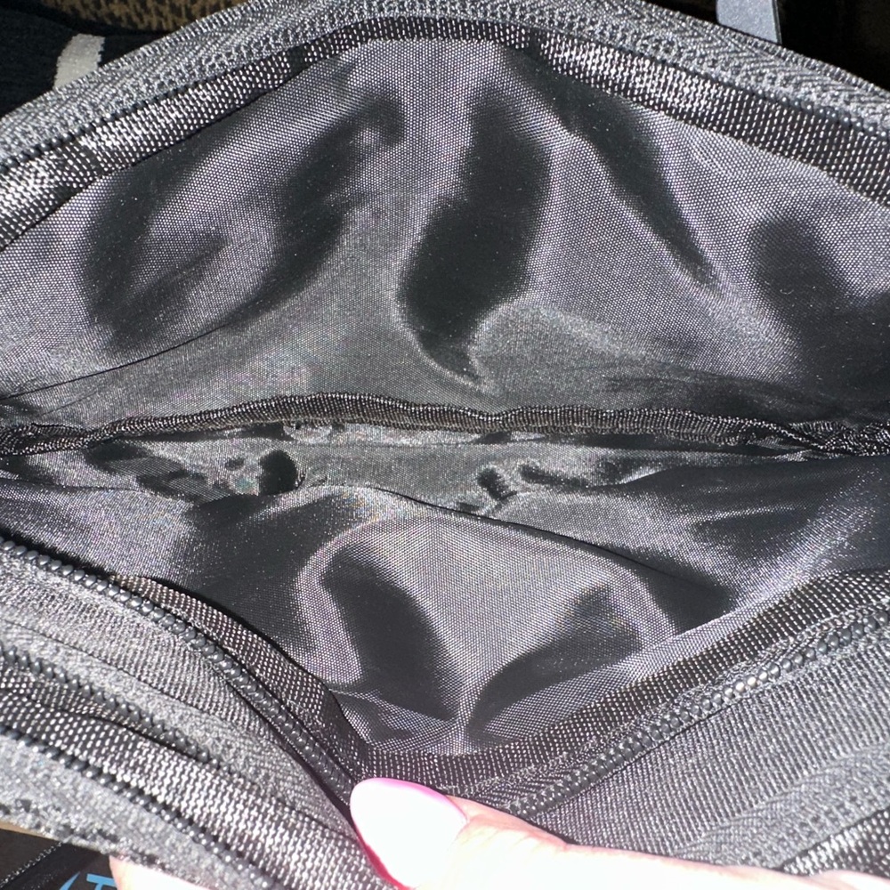 3 Pocket Black Cross Body Bag - Picture 4 of 5